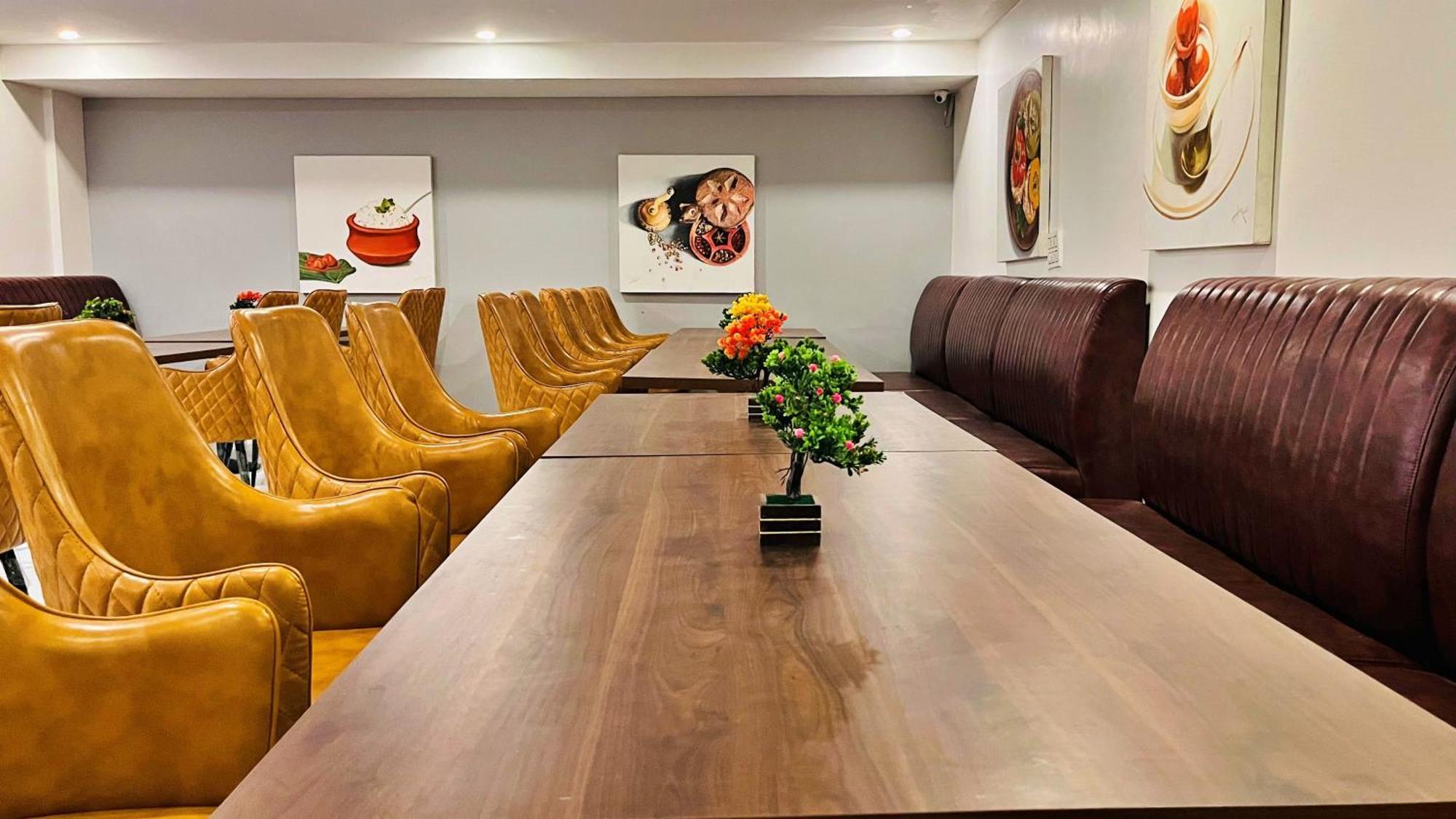 Aamantran Residency Hotel, Sohna Road, Sector 49, Gurugram Gurgaon Eksteriør bilde