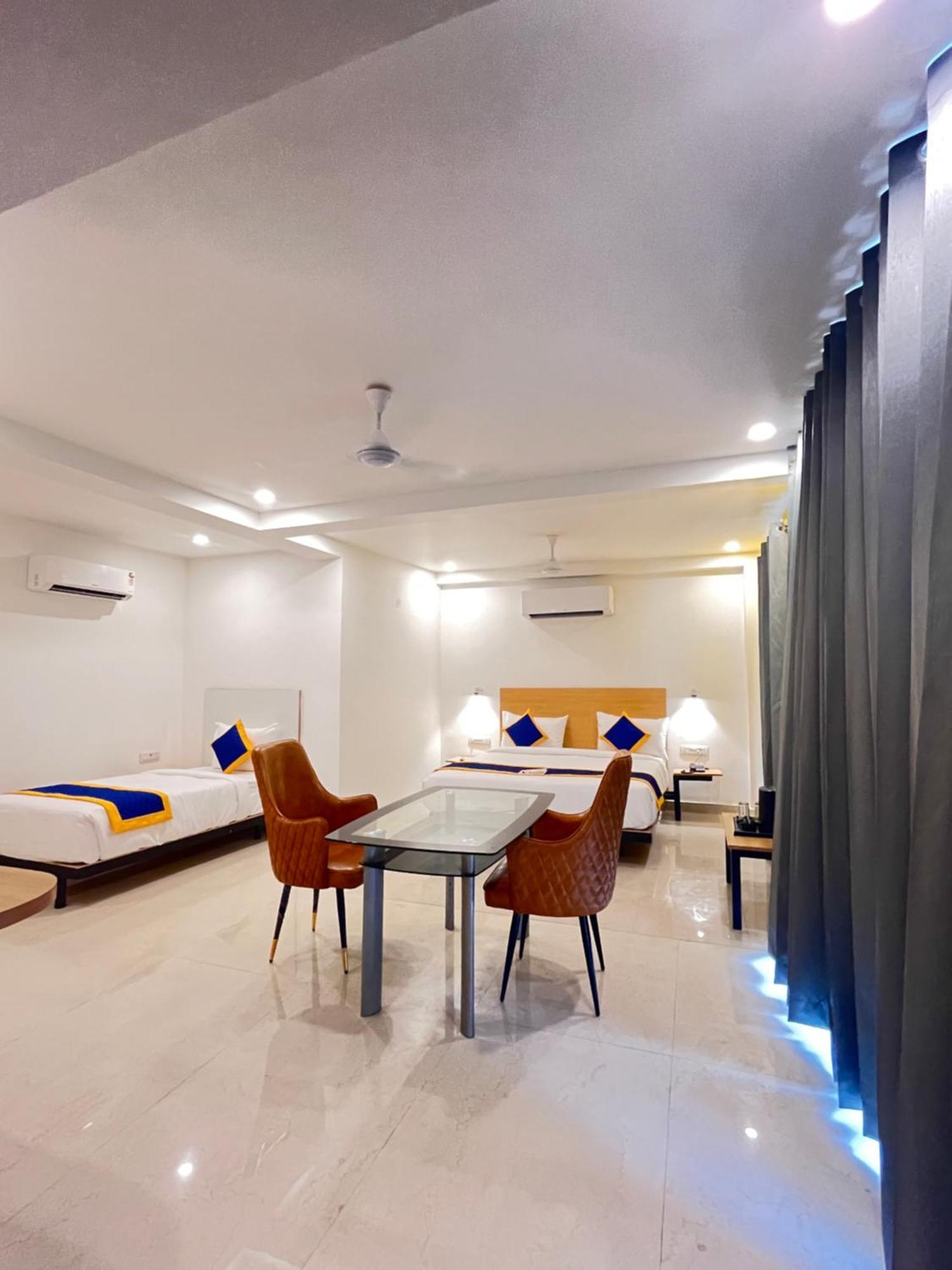Aamantran Residency Hotel, Sohna Road, Sector 49, Gurugram Gurgaon Eksteriør bilde