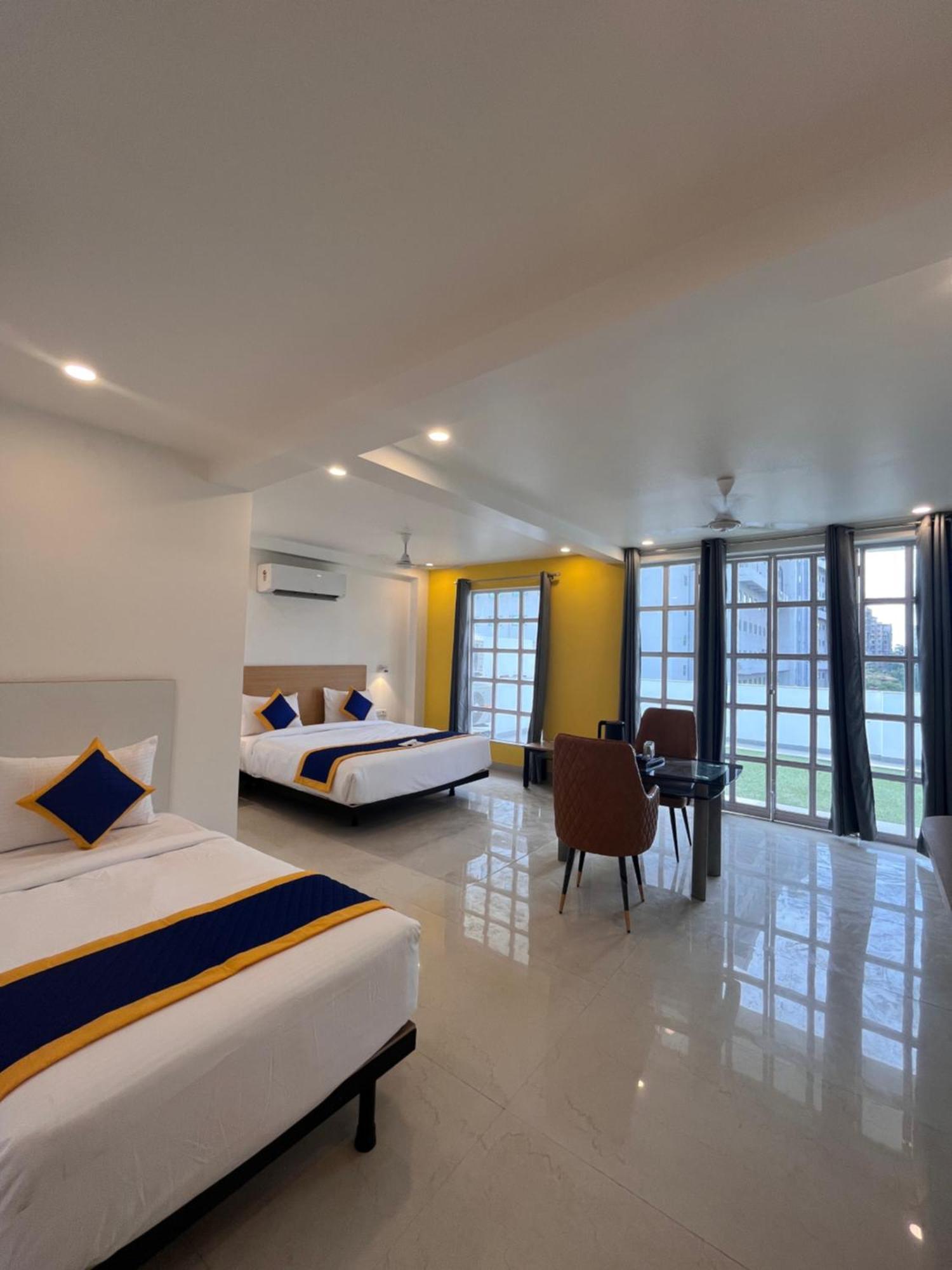 Aamantran Residency Hotel, Sohna Road, Sector 49, Gurugram Gurgaon Eksteriør bilde