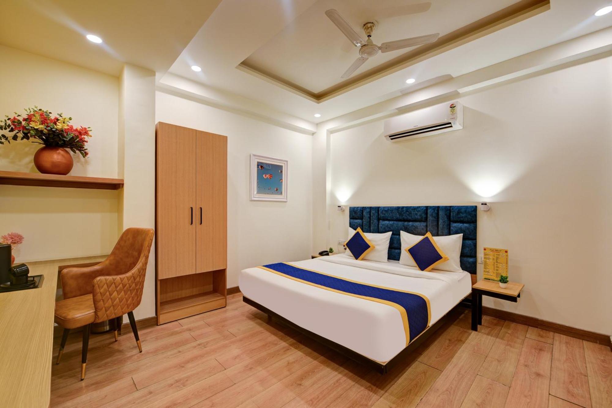 Aamantran Residency Hotel, Sohna Road, Sector 49, Gurugram Gurgaon Eksteriør bilde