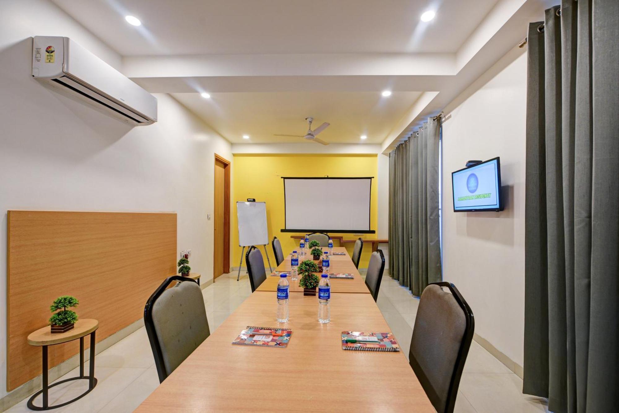 Aamantran Residency Hotel, Sohna Road, Sector 49, Gurugram Gurgaon Eksteriør bilde