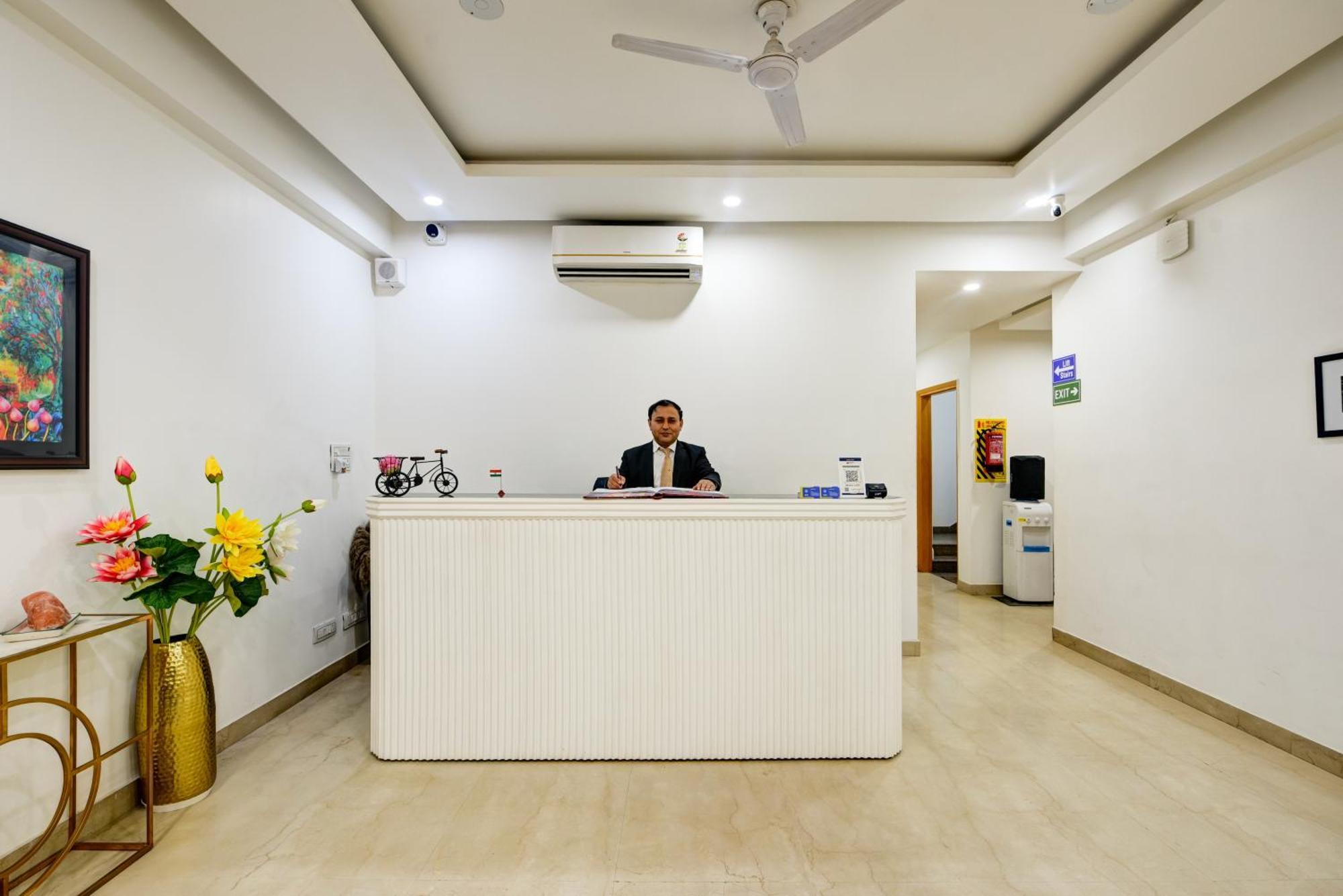 Aamantran Residency Hotel, Sohna Road, Sector 49, Gurugram Gurgaon Eksteriør bilde