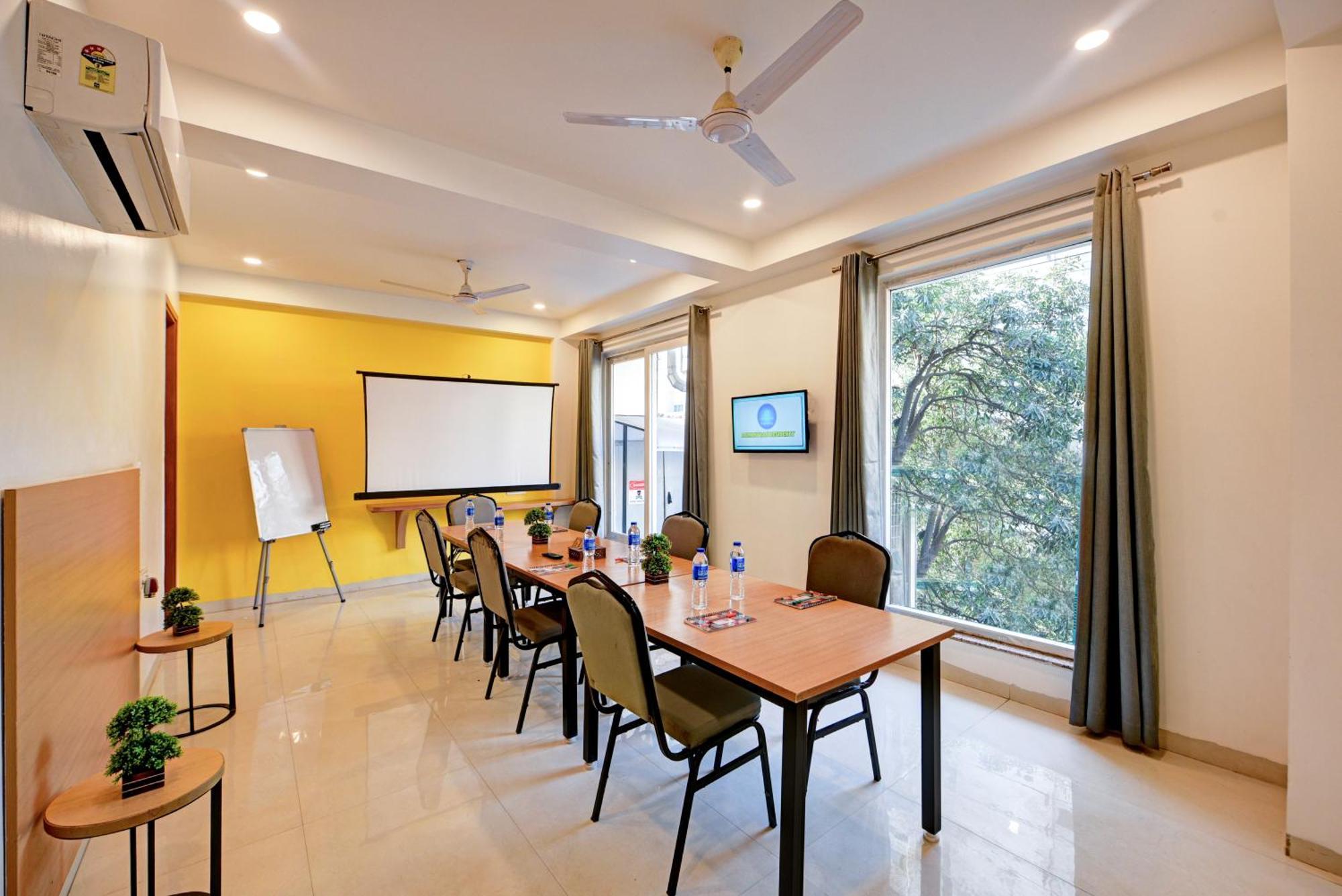 Aamantran Residency Hotel, Sohna Road, Sector 49, Gurugram Gurgaon Eksteriør bilde