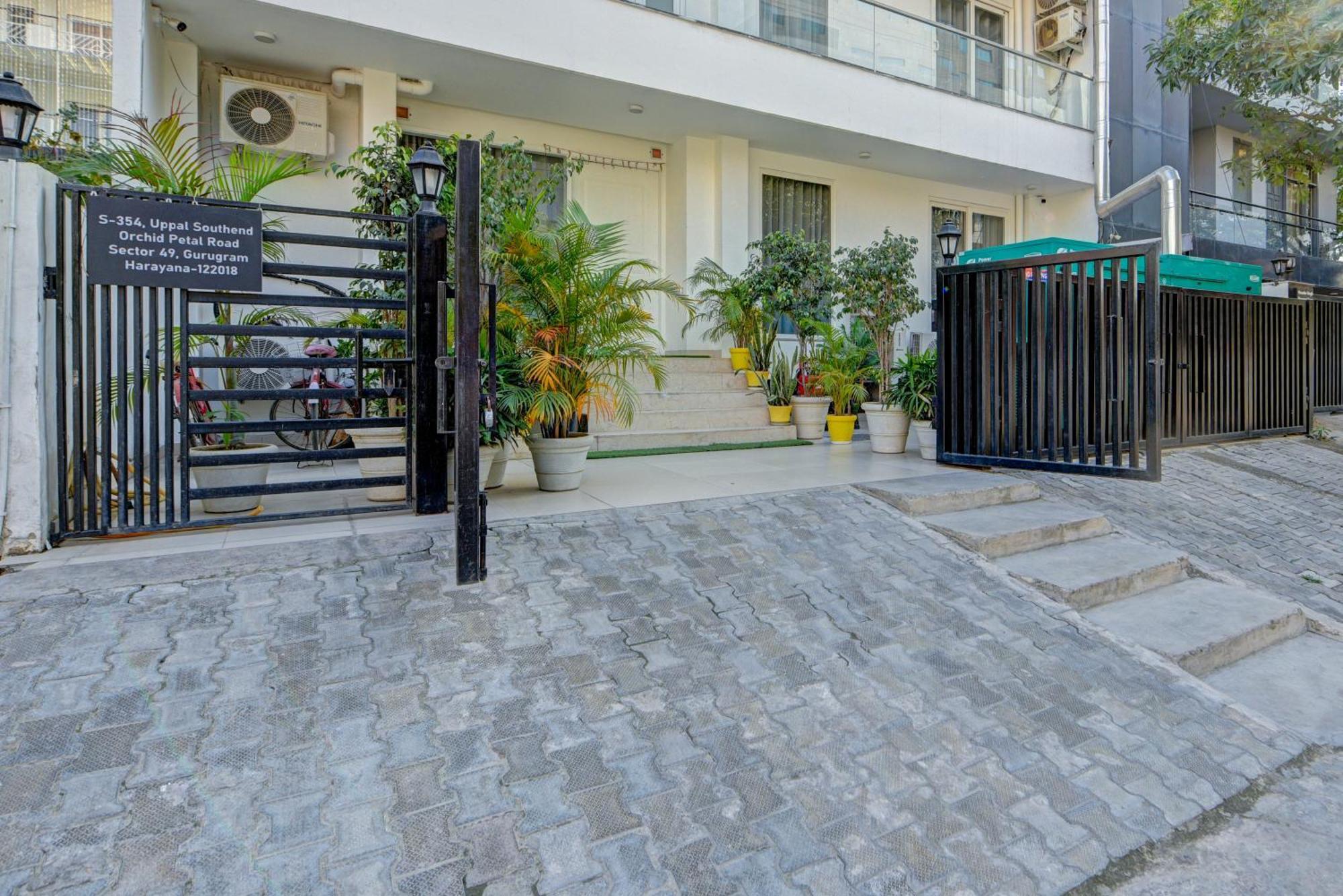 Aamantran Residency Hotel, Sohna Road, Sector 49, Gurugram Gurgaon Eksteriør bilde