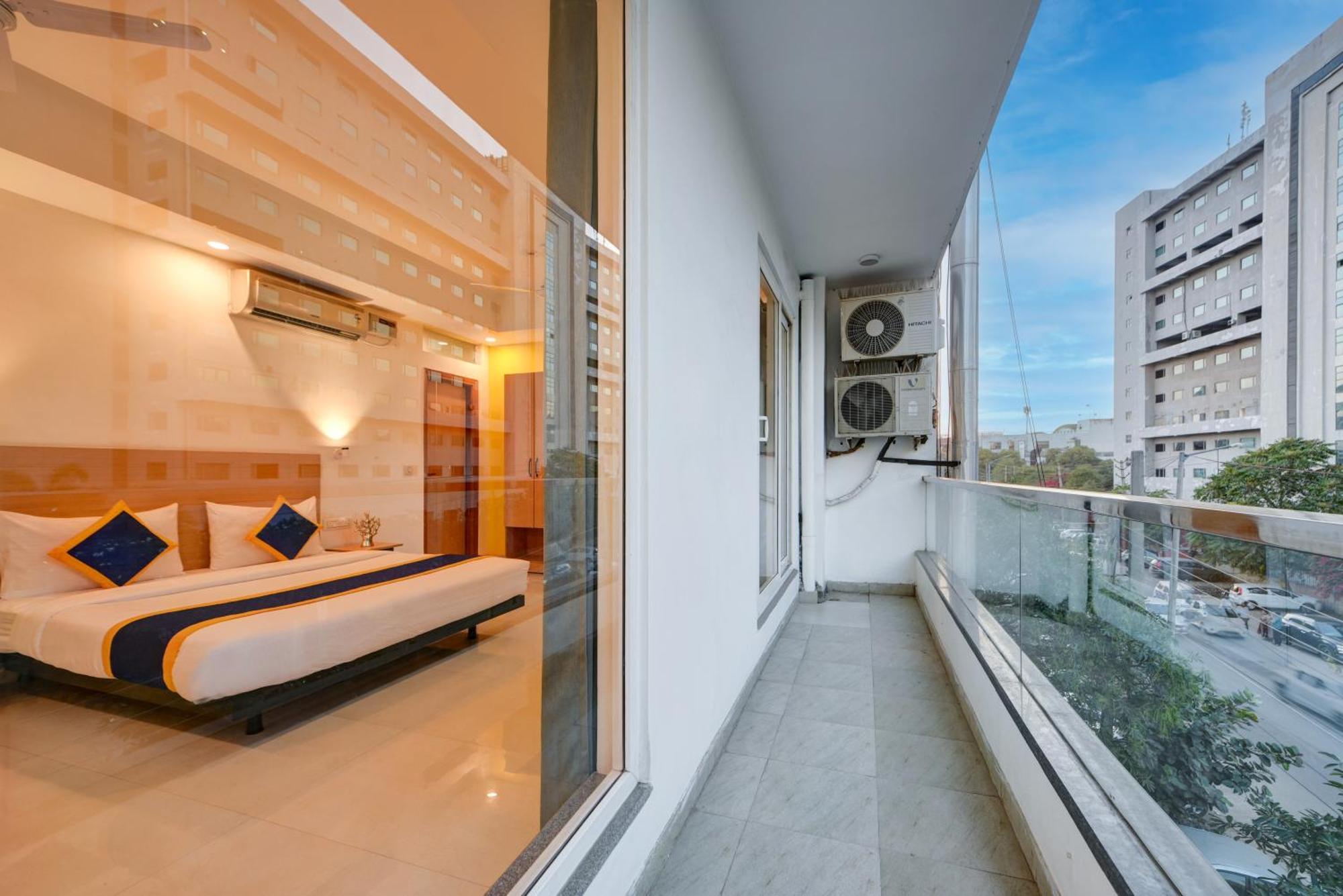 Aamantran Residency Hotel, Sohna Road, Sector 49, Gurugram Gurgaon Eksteriør bilde